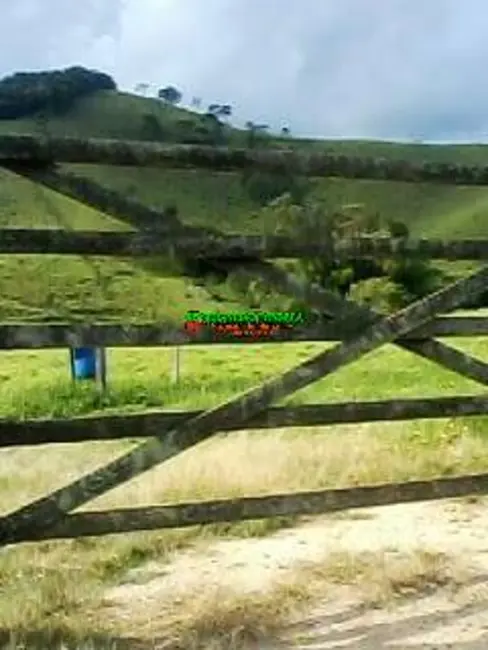 Foto 6 de Fazenda / Haras com 2 quartos à venda, 10m2 em Centro, Jambeiro - SP