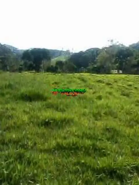 Foto 7 de Fazenda / Haras com 2 quartos à venda, 10m2 em Centro, Jambeiro - SP