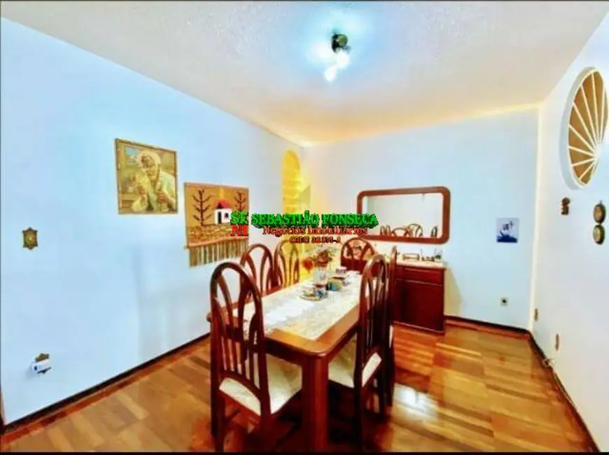 Casa com 3 quartos à venda, 300m2 em Sao Jose Dos Campos - SP - imagem 4 Foto 4 de Casa com 3 quartos à venda, 300m2 em Sao Jose Dos Campos - SP