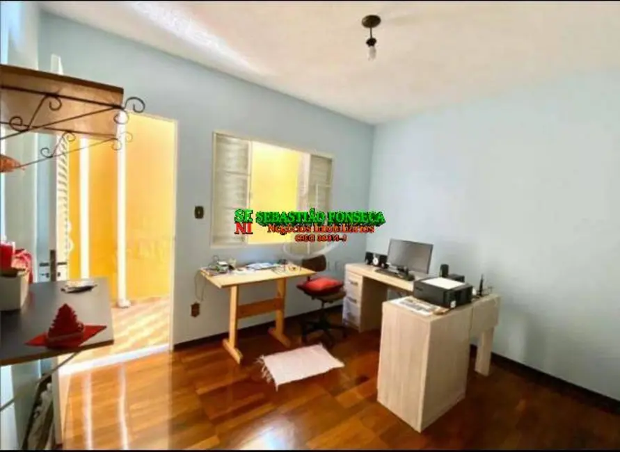 Casa com 3 quartos à venda, 300m2 em Sao Jose Dos Campos - SP - imagem 3 Foto 3 de Casa com 3 quartos à venda, 300m2 em Sao Jose Dos Campos - SP