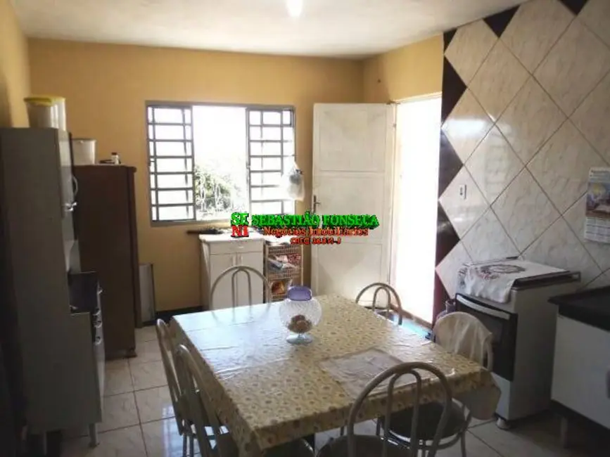 Chácara com 2 quartos à venda, 3000m2 em Centro, Jambeiro - SP - imagem 2 Foto 2 de Chácara com 2 quartos à venda, 3000m2 em Centro, Jambeiro - SP