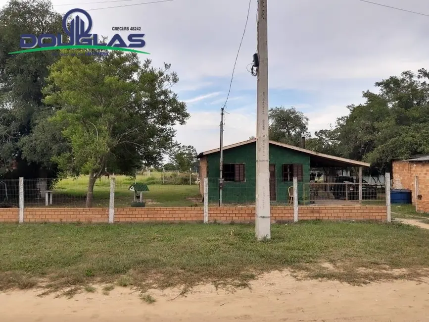 Foto 1 de Casa com 2 quartos à venda, 400m2 em Viamao - RS