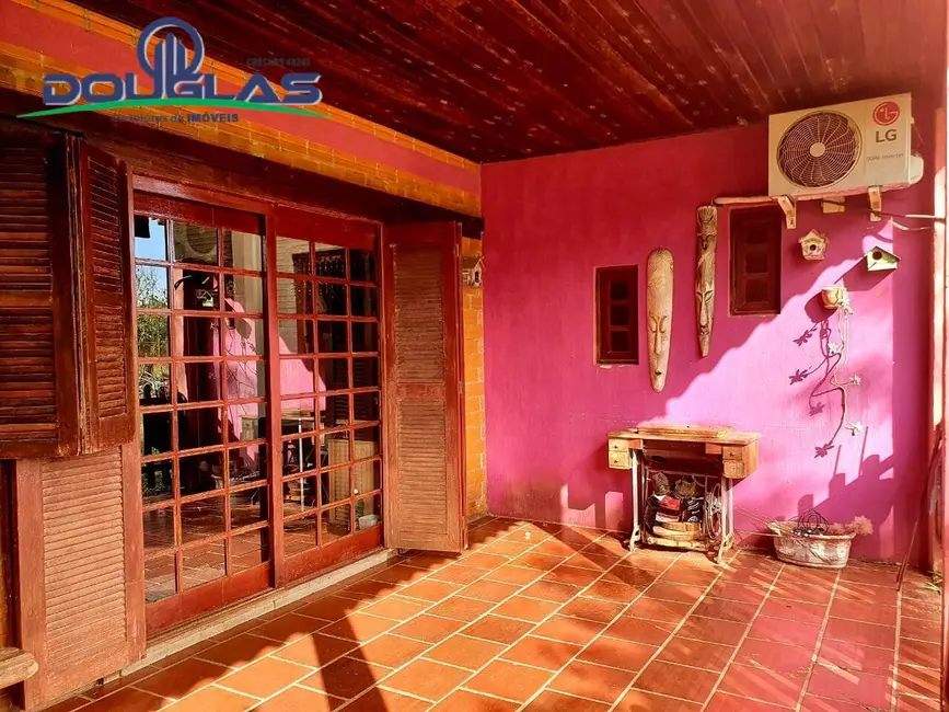 Casa com 3 quartos à venda em Viamao - RS - imagem 3 Foto 3 de Casa com 3 quartos à venda em Viamao - RS