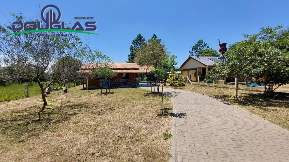 Casa com 2 quartos à venda, 100m2 em Viamao - RS - imagem 3 Foto 3 de Casa com 2 quartos à venda, 100m2 em Viamao - RS