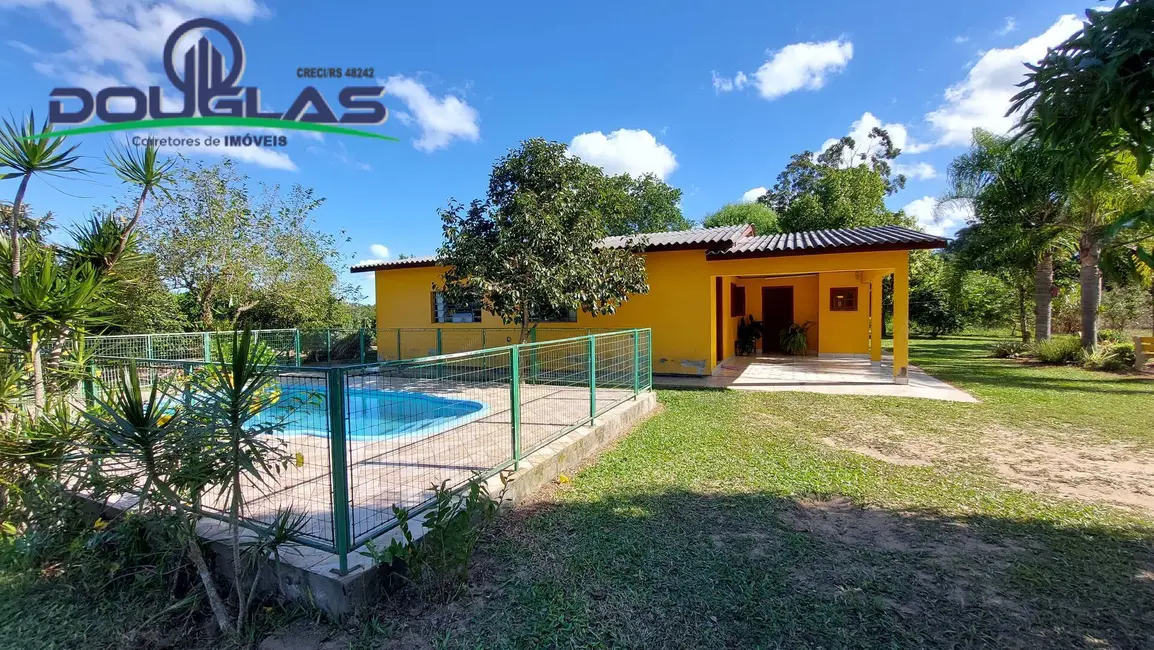 Foto 2 de Chácara com 3 quartos à venda em Viamao - RS