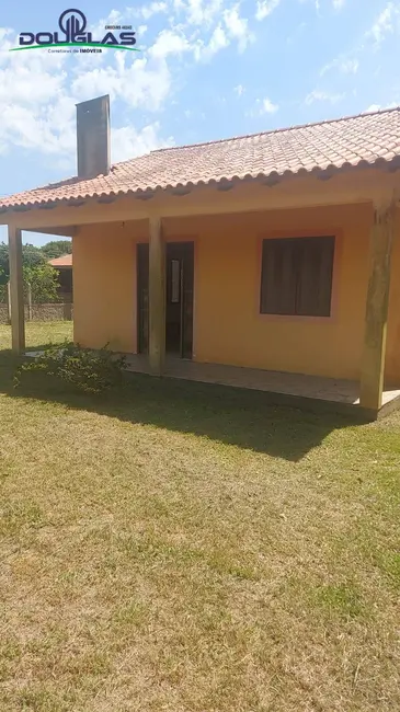 Casa com 2 quartos à venda, 450m2 em Viamao - RS - imagem 3 Foto 3 de Casa com 2 quartos à venda, 450m2 em Viamao - RS