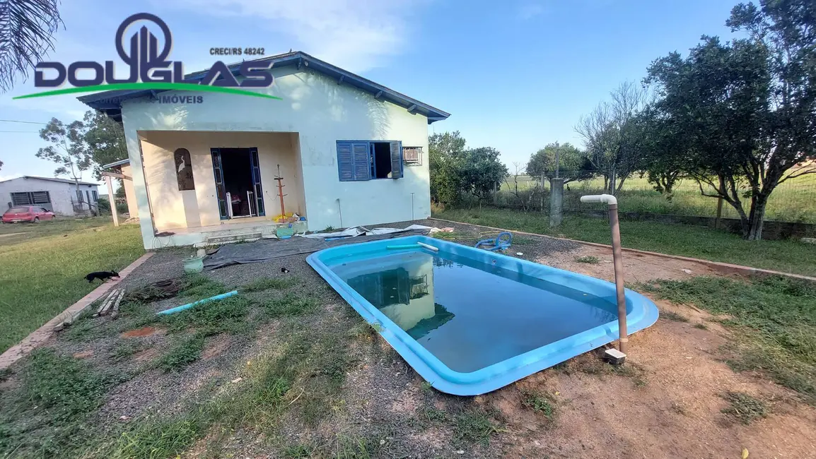 Foto 2 de Chácara com 3 quartos à venda, 150m2 em Viamao - RS