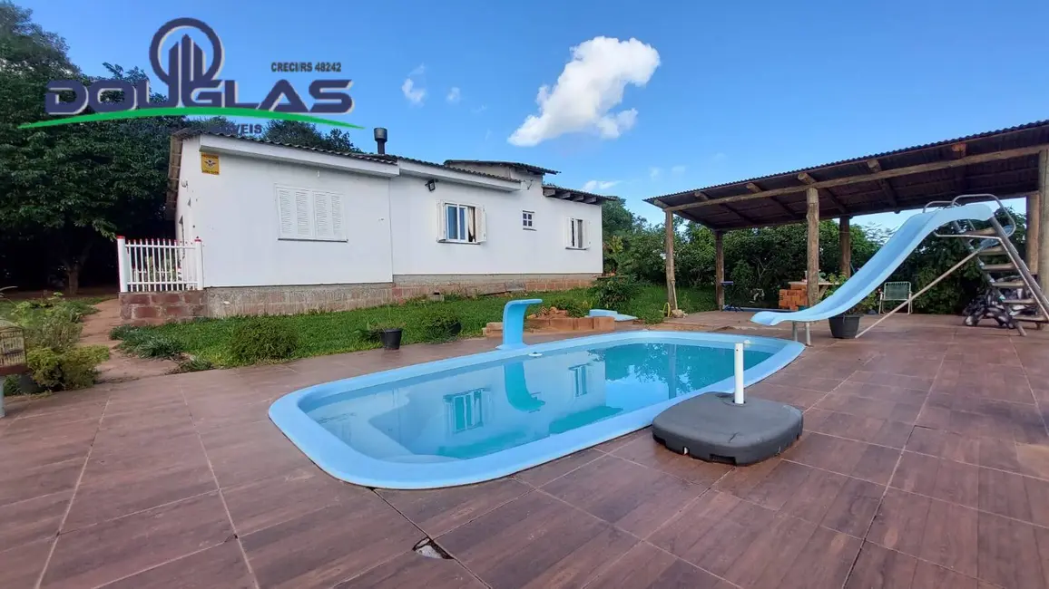 Foto 1 de Casa com 2 quartos à venda, 1500m2 em Viamao - RS