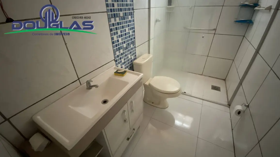 Foto 2 de Casa com 2 quartos à venda, 660m2 em Viamao - RS