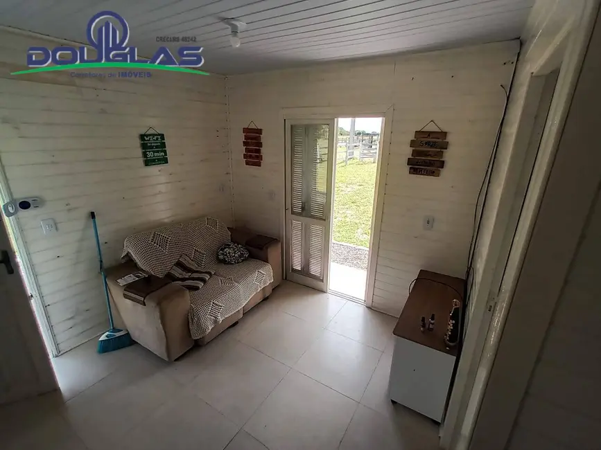 Casa com 2 quartos à venda, 1200m2 em Viamao - RS - imagem 4 Foto 4 de Casa com 2 quartos à venda, 1200m2 em Viamao - RS