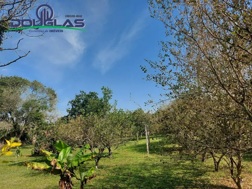 Foto 4 de Terreno / Lote à venda, 595m2 em Viamao - RS