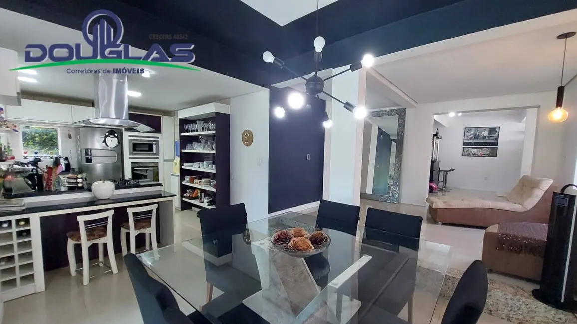 Foto 3 de Casa com 3 quartos à venda, 341m2 em Taruma, Viamao - RS