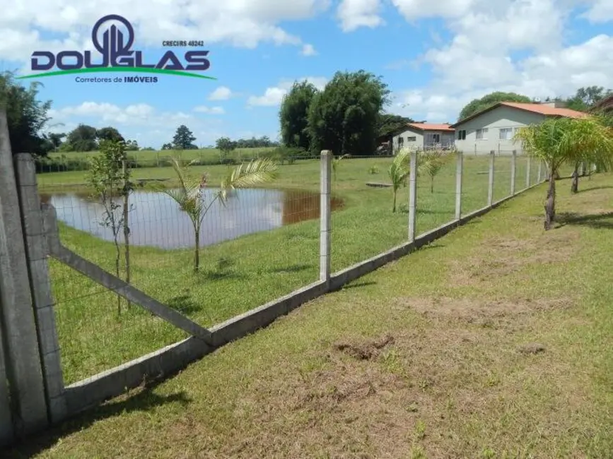 Terreno / Lote à venda, 2500m2 em Viamao - RS - imagem 3 Foto 3 de Terreno / Lote à venda, 2500m2 em Viamao - RS