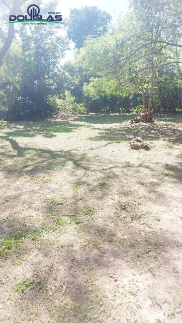 Foto 1 de Terreno / Lote à venda, 450m2 em Viamao - RS