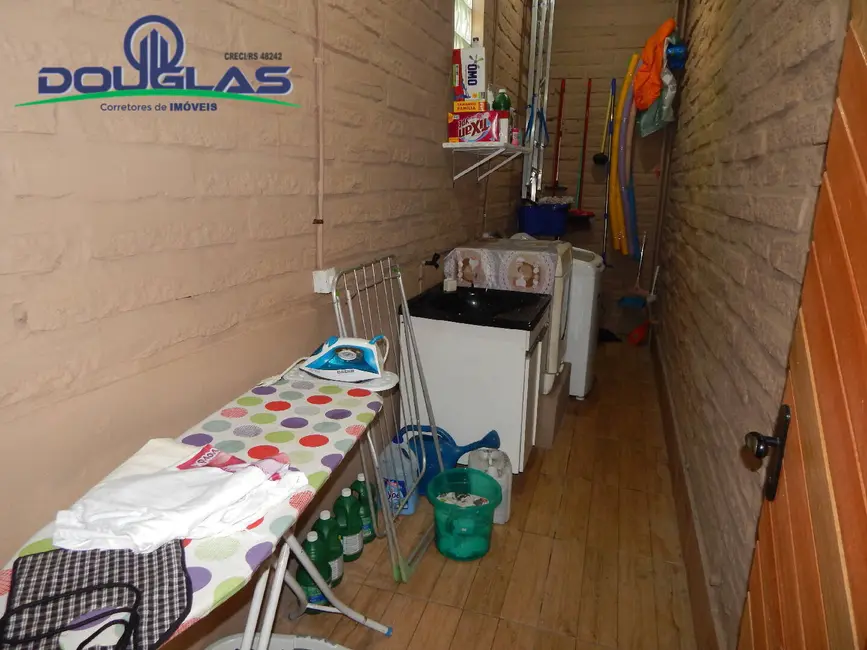 Foto 7 de Casa com 3 quartos à venda e para alugar, 300m2 em Viamao - RS