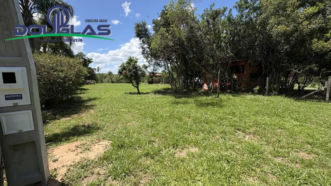 Foto 1 de Terreno / Lote à venda, 500m2 em Viamao - RS