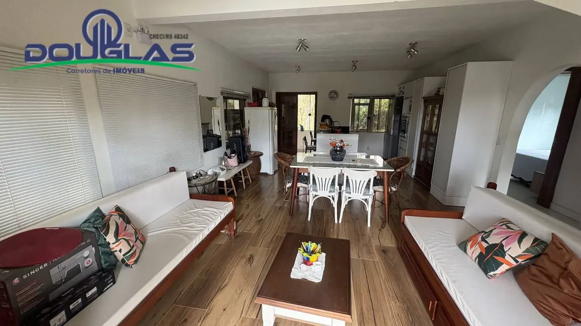 Casa à venda em Viamao - RS - imagem 2 Foto 2 de Casa à venda em Viamao - RS