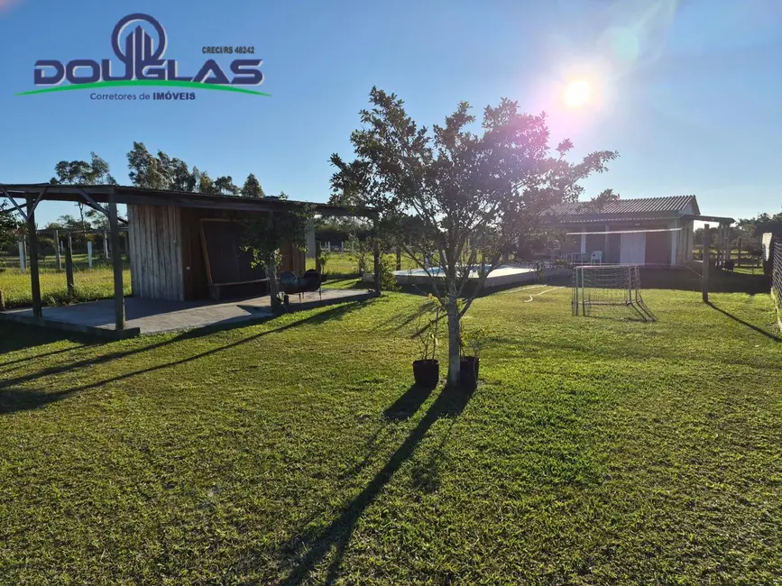 Casa à venda, 675m2 em Viamao - RS - imagem 2 Foto 2 de Casa à venda, 675m2 em Viamao - RS