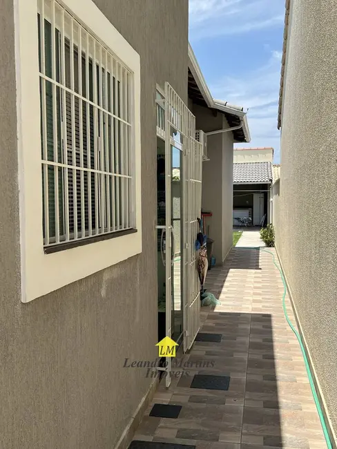 Foto 6 de Casa com 3 quartos à venda, 300m2 em Marica - RJ