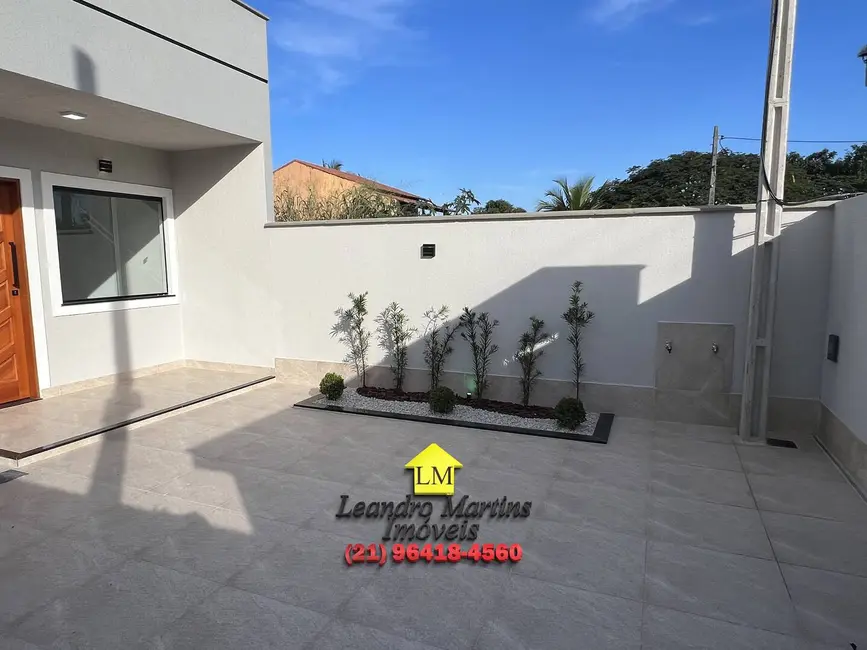 Foto 3 de Casa com 3 quartos à venda, 240m2 em Marica - RJ