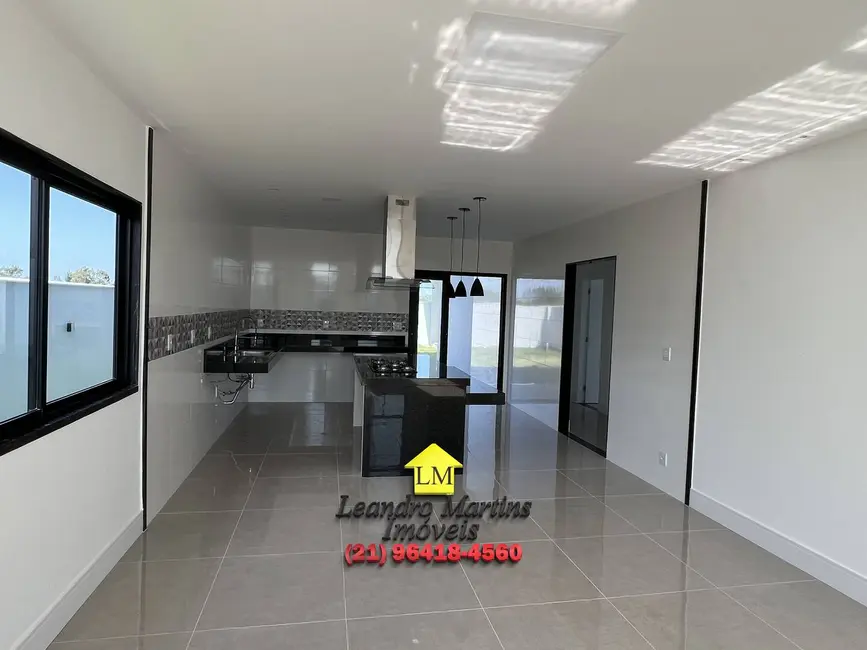 Foto 16 de Casa à venda, 423m2 em Marica - RJ