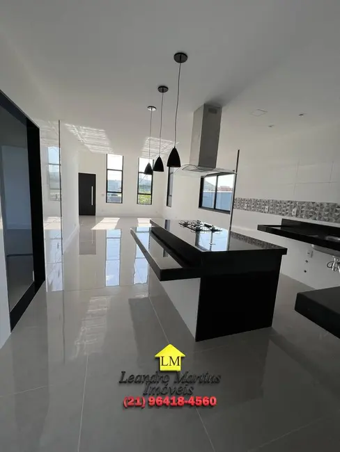 Foto 36 de Casa à venda, 423m2 em Marica - RJ