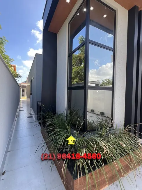 Foto 4 de Casa com 3 quartos à venda, 240m2 em Marica - RJ