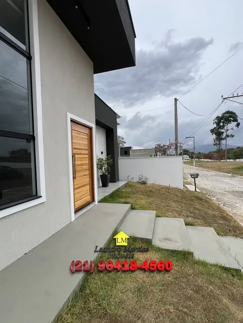 Foto 3 de Casa com 3 quartos à venda, 240m2 em Marica - RJ