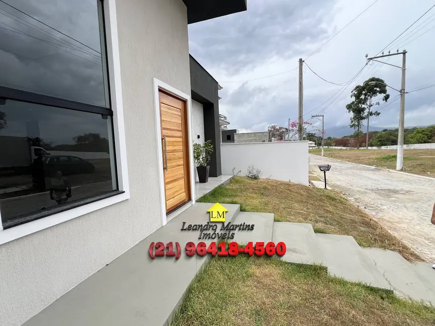 Foto 4 de Casa com 3 quartos à venda, 240m2 em Marica - RJ