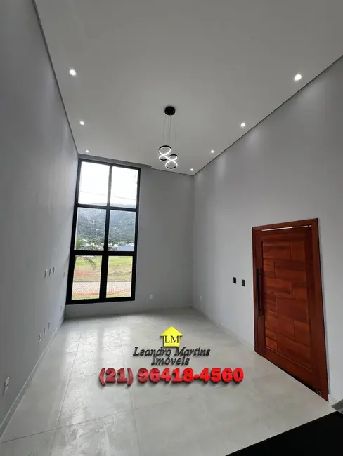 Foto 9 de Casa com 3 quartos à venda, 360m2 em Marica - RJ