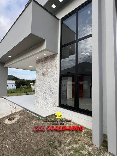 Foto 3 de Casa com 3 quartos à venda, 360m2 em Marica - RJ