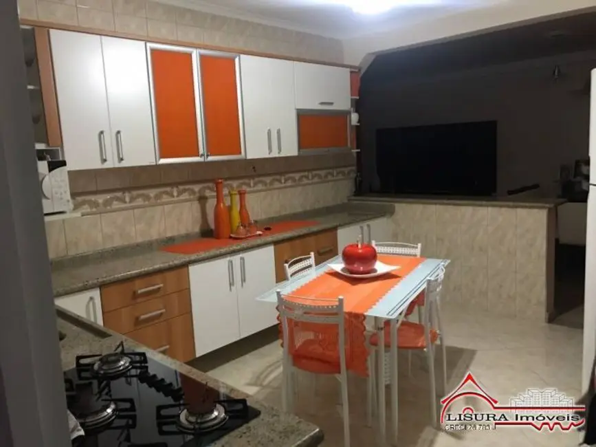 Foto 1 de Casa com 3 quartos à venda, 222m2 em Parque Santo Antônio, Jacarei - SP