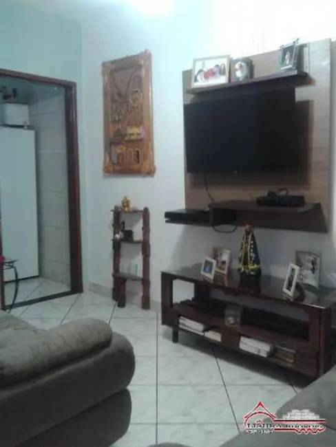 Foto 1 de Casa com 2 quartos à venda em Parque Santo Antônio, Jacarei - SP