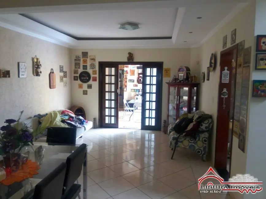 Foto 4 de Casa com 3 quartos à venda, 180m2 em Loteamento Villa Branca, Jacarei - SP