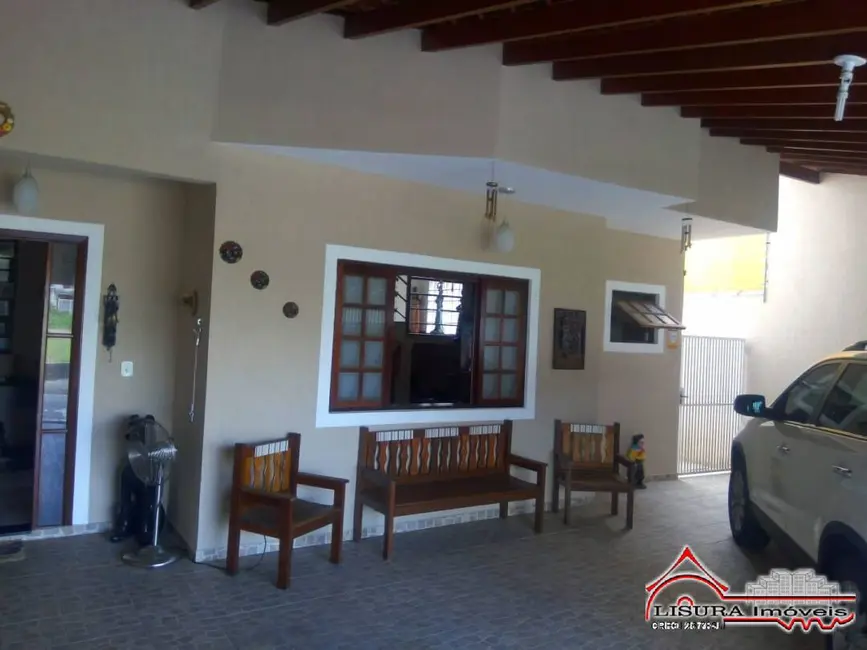Foto 3 de Casa com 3 quartos à venda, 180m2 em Loteamento Villa Branca, Jacarei - SP