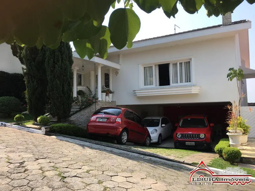 Foto 1 de Casa com 4 quartos à venda, 208m2 em Jacarei - SP