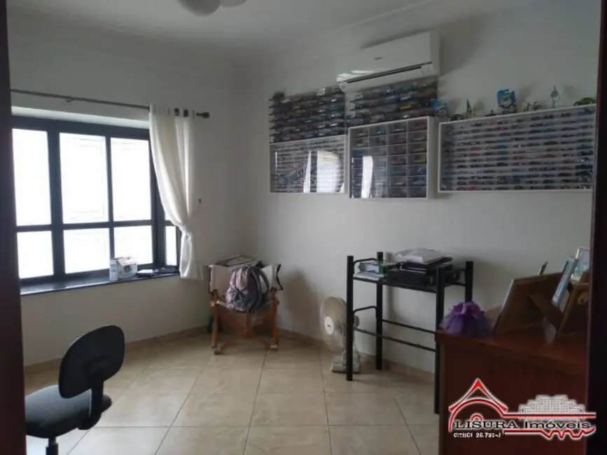 Foto 7 de Casa de Condomínio com 4 quartos à venda, 300m2 em Jardim Altos de Santana I, Jacarei - SP