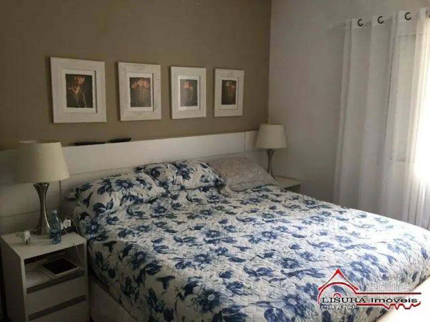 Casa com 3 quartos à venda em Sao Jose Dos Campos - SP - imagem 4 Foto 4 de Casa com 3 quartos à venda em Sao Jose Dos Campos - SP