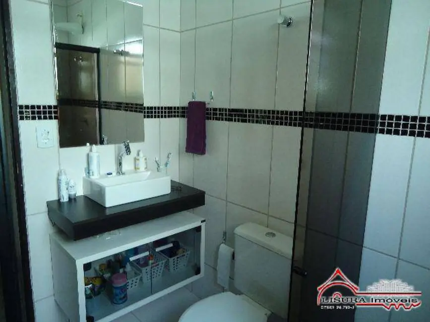 Foto 9 de Casa com 3 quartos à venda, 90m2 em Parque Santo Antônio, Jacarei - SP