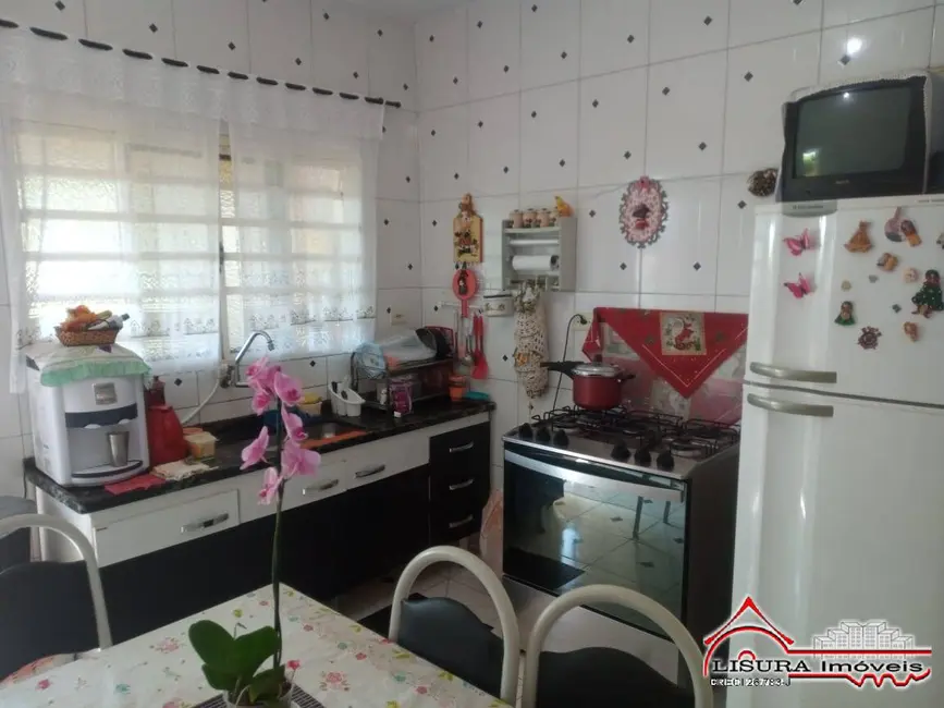 Foto 7 de Casa com 4 quartos à venda, 208m2 em Santa Branca - SP