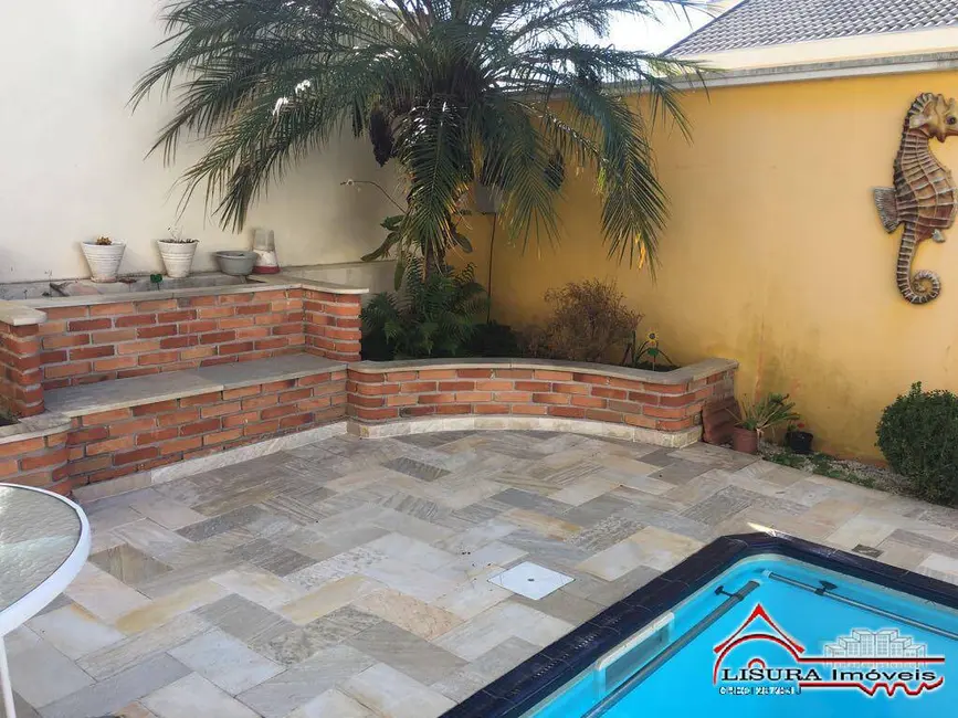 Foto 2 de Casa de Condomínio com 4 quartos à venda, 208m2 em Jardim Coleginho, Jacarei - SP