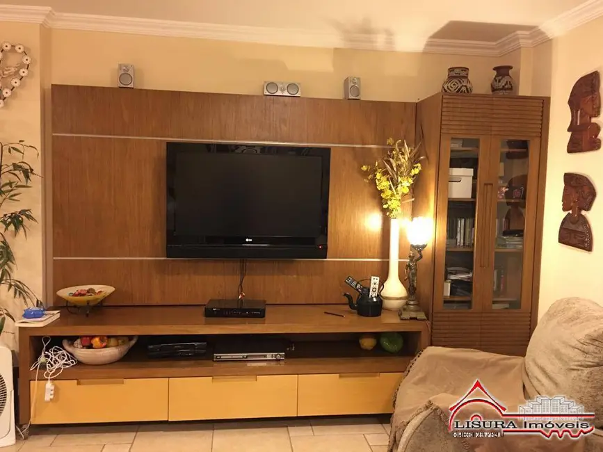 Foto 8 de Casa de Condomínio com 4 quartos à venda, 208m2 em Jardim Coleginho, Jacarei - SP