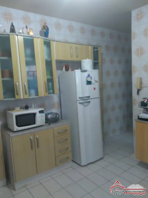 Foto 4 de Casa com 3 quartos à venda, 209m2 em Jardim Bela Vista, Jacarei - SP