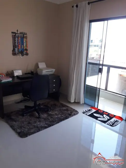 Foto 6 de Casa com 3 quartos à venda, 190m2 em Residencial Parque dos Sinos, Jacarei - SP