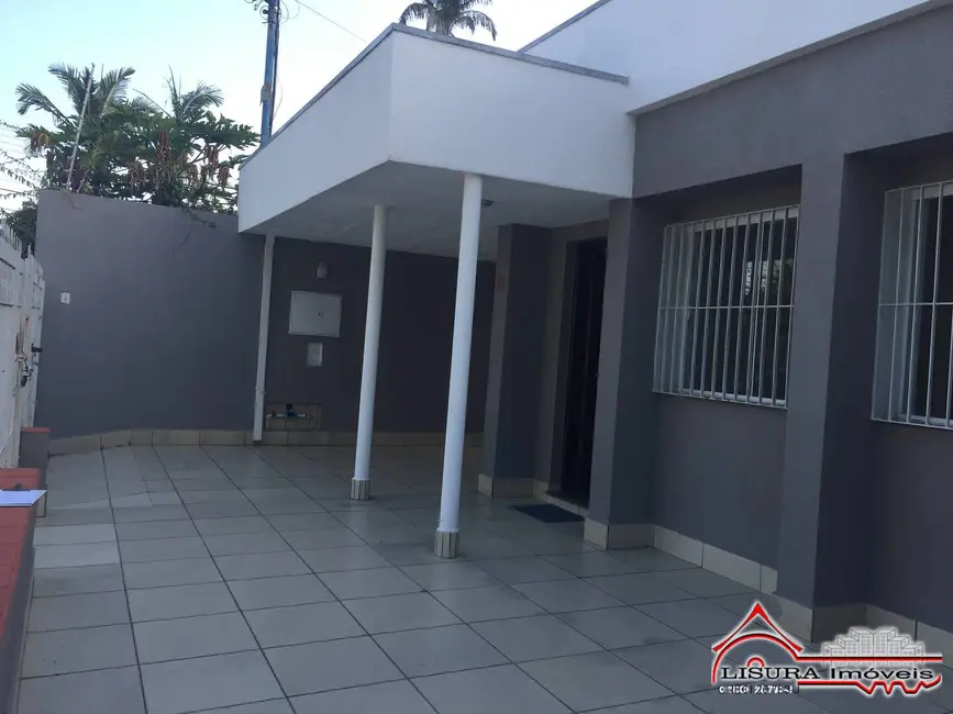 Casa com 3 quartos à venda, 169m2 em Jardim Siesta, Jacarei - SP - imagem 3 Foto 3 de Casa com 3 quartos à venda, 169m2 em Jardim Siesta, Jacarei - SP