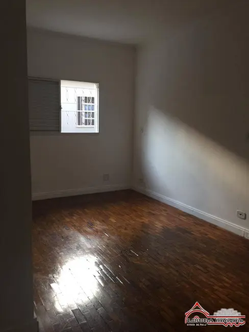 Casa com 3 quartos à venda, 169m2 em Jardim Siesta, Jacarei - SP - imagem 8 Foto 8 de Casa com 3 quartos à venda, 169m2 em Jardim Siesta, Jacarei - SP