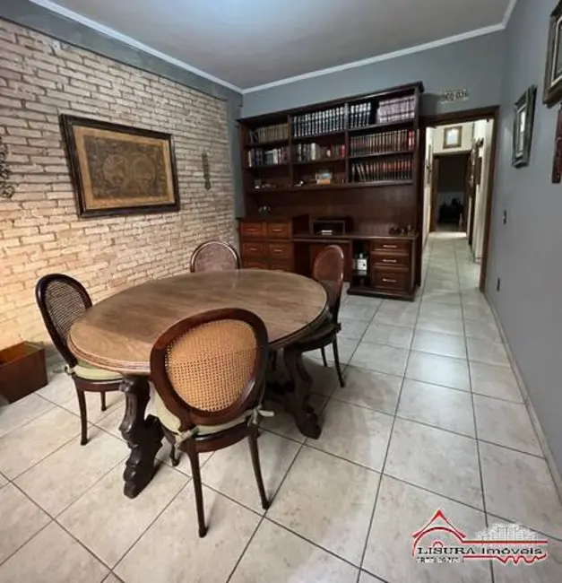 Foto 3 de Casa com 3 quartos à venda, 103m2 em Centro, Jacarei - SP