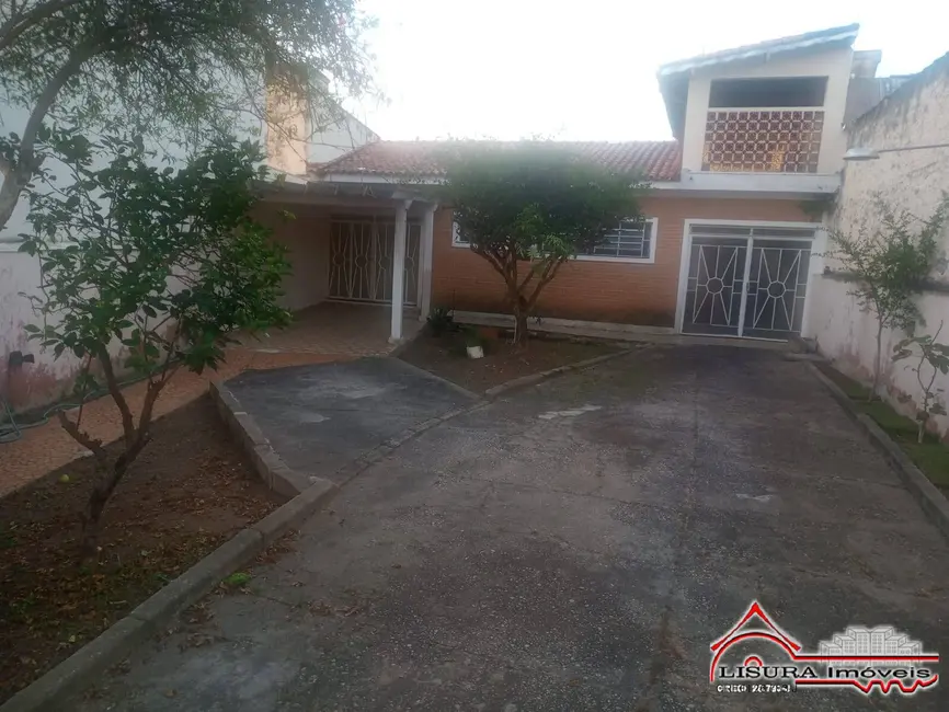 Foto 1 de Casa com 2 quartos à venda, 140m2 em Centro, Jacarei - SP