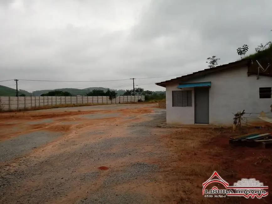 Casa com 2 quartos para alugar, 200m2 em Chácaras Rurais Guararema, Jacarei - SP - imagem 4 Foto 4 de Casa com 2 quartos para alugar, 200m2 em Chácaras Rurais Guararema, Jacarei - SP