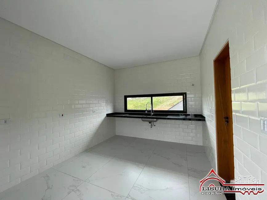 Casa de Condomínio com 4 quartos à venda, 240m2 em Jardim Residencial Golden Park, Jacarei - SP - imagem 4 Foto 4 de Casa de Condomínio com 4 quartos à venda, 240m2 em Jardim Residencial Golden Park, Jacarei - SP